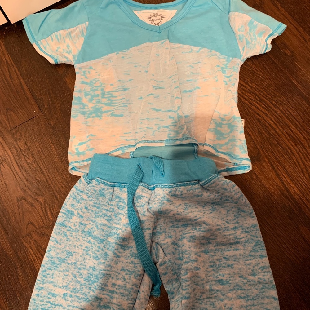 T2Love Girl’s Shirt and Sweatpants